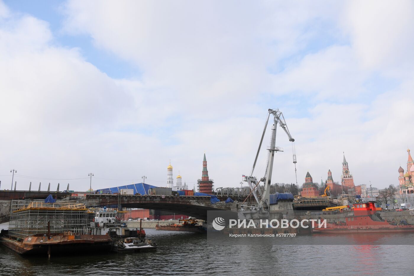 Ремонтные работы на Москворецком мосту
