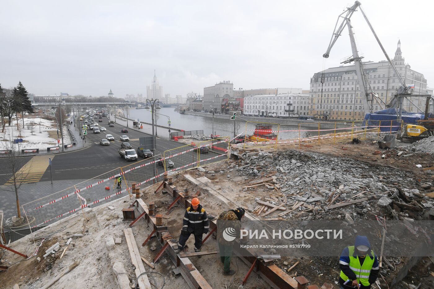 Ремонтные работы на Москворецком мосту