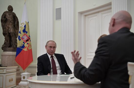 Встреча президента РФ В. Путина с президентом ФИФА Д. Инфантино