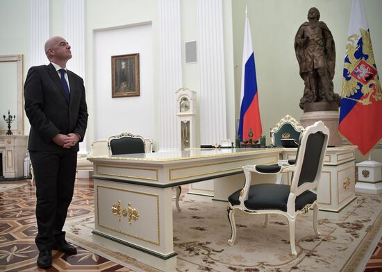 Встреча президента РФ В. Путина с президентом ФИФА Д. Инфантино