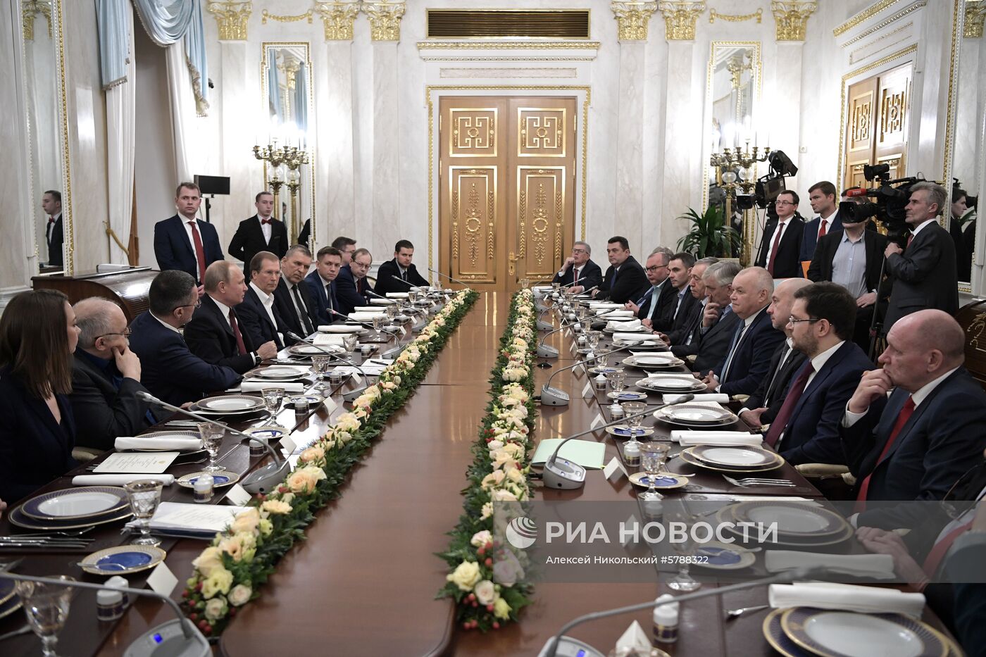 Встреча президента РФ В. Путина с представителями российских информагентств и печатных СМИ