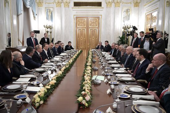 Встреча президента РФ В. Путина с представителями российских информагентств и печатных СМИ