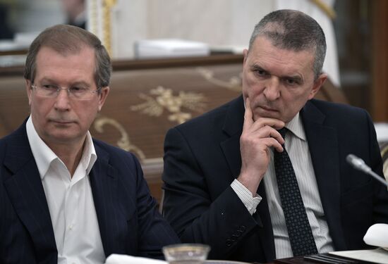 Встреча президента РФ В. Путина с представителями российских информагентств и печатных СМИ