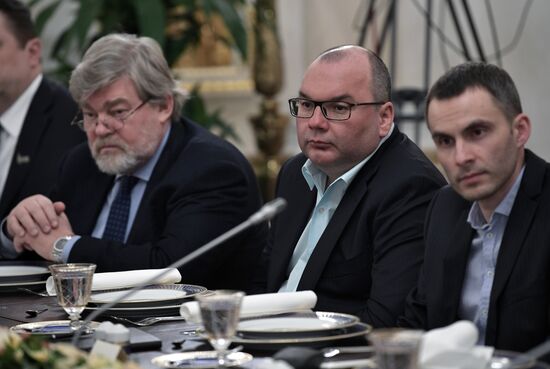 Встреча президента РФ В. Путина с представителями российских информагентств и печатных СМИ