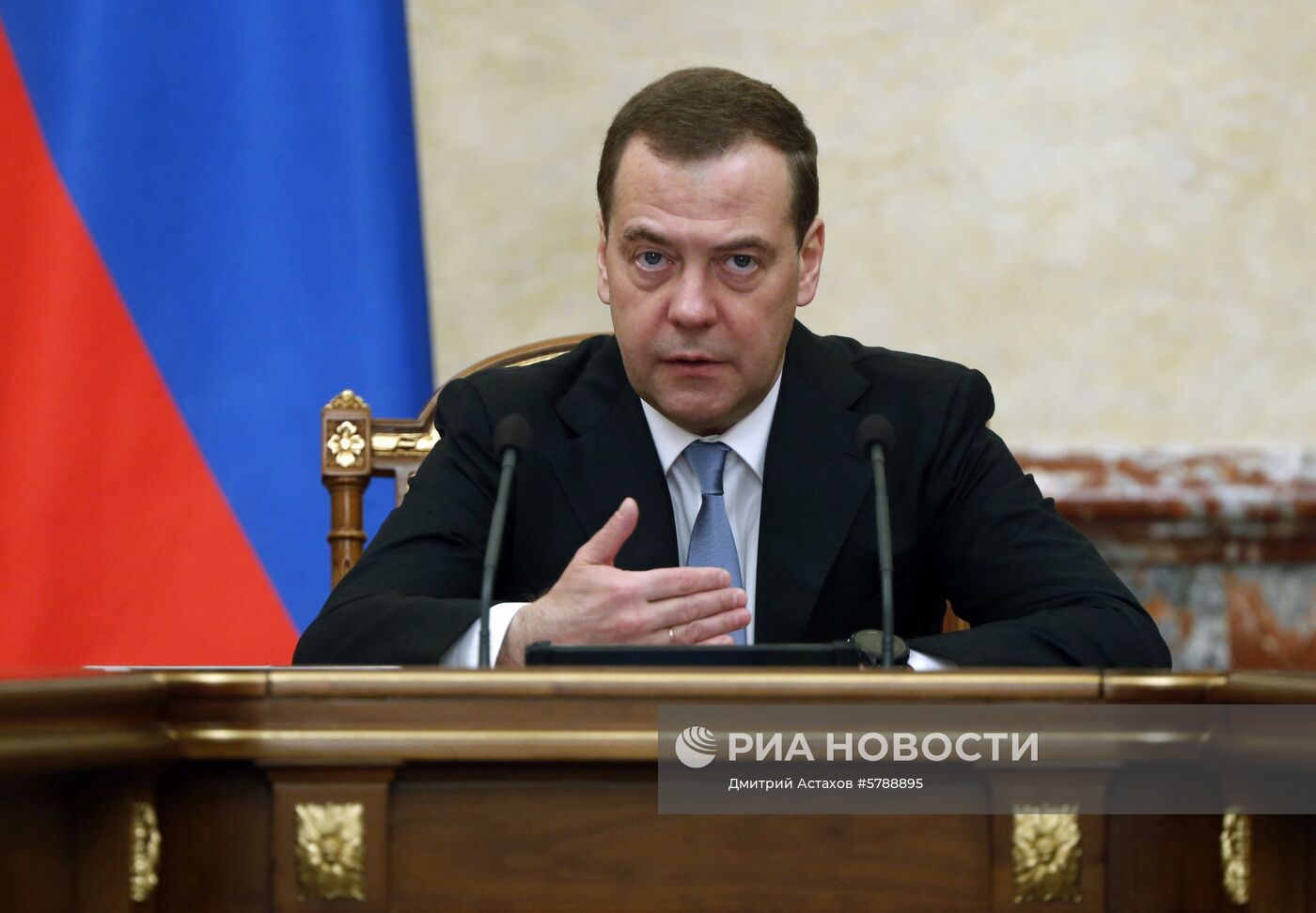 Премьер-министр РФ Д. Медведев провел заседание правительства РФ