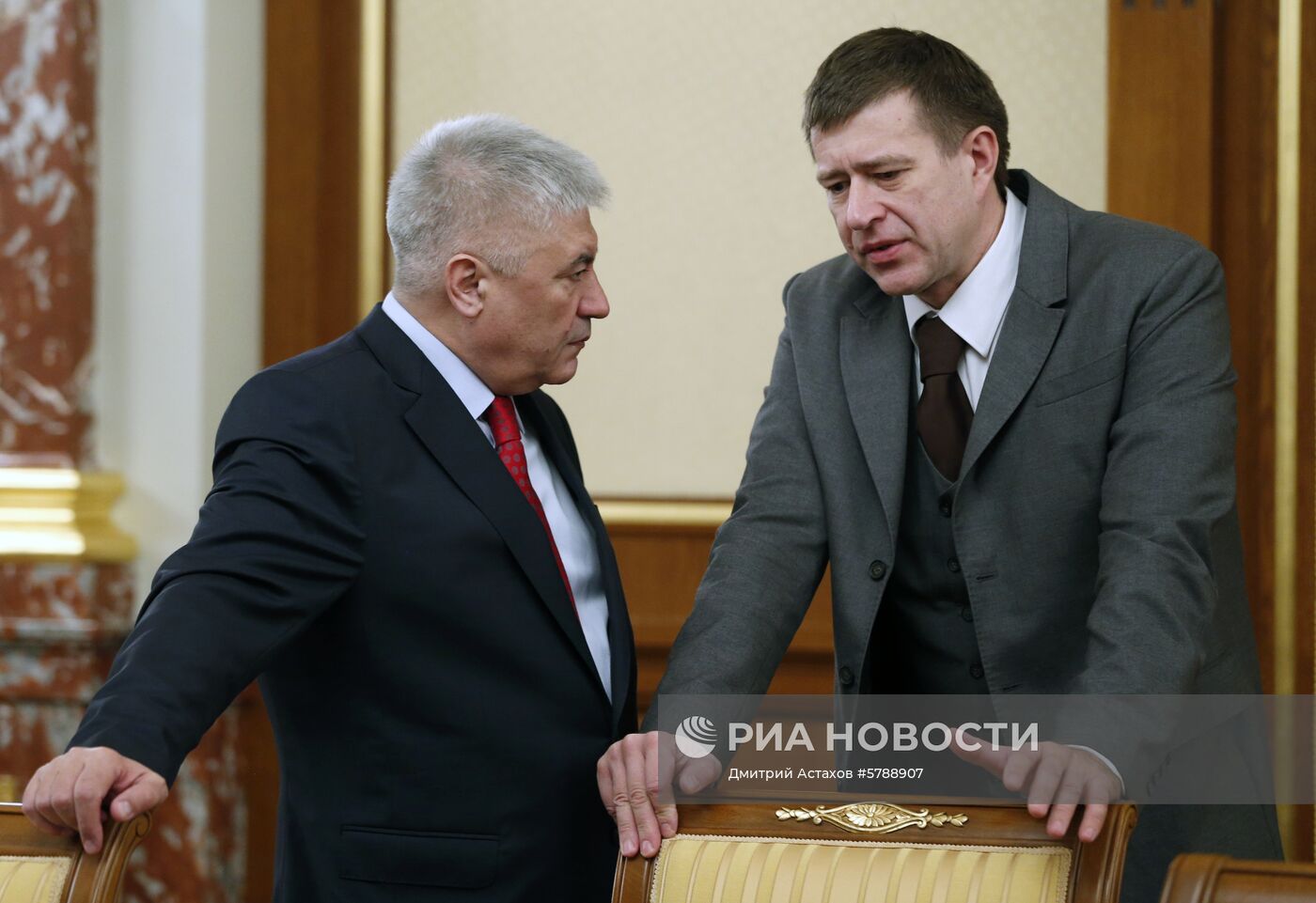 Премьер-министр РФ Д. Медведев провел заседание правительства РФ