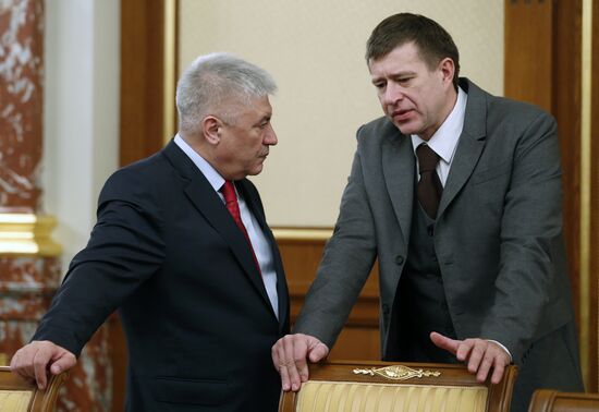 Премьер-министр РФ Д. Медведев провел заседание правительства РФ