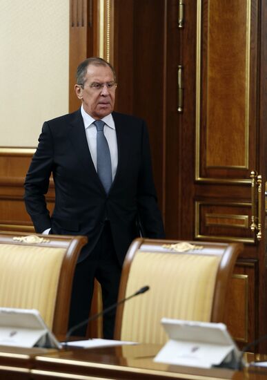 Премьер-министр РФ Д. Медведев провел заседание правительства РФ