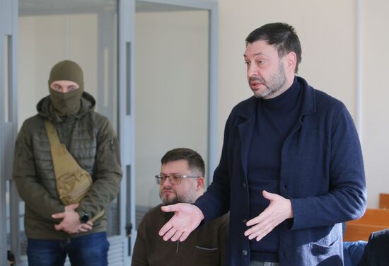 Рассмотрение дела журналиста К. Вышинского в Херсонском суде