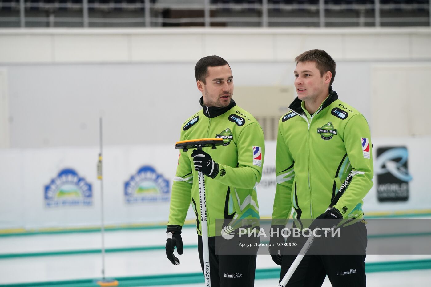 Керлинг. Отбор на чемпионаты мира 2019. Первый день 