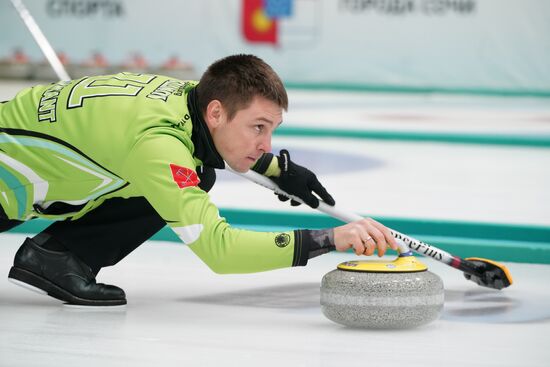 Керлинг. Отбор на чемпионаты мира 2019. Первый день 