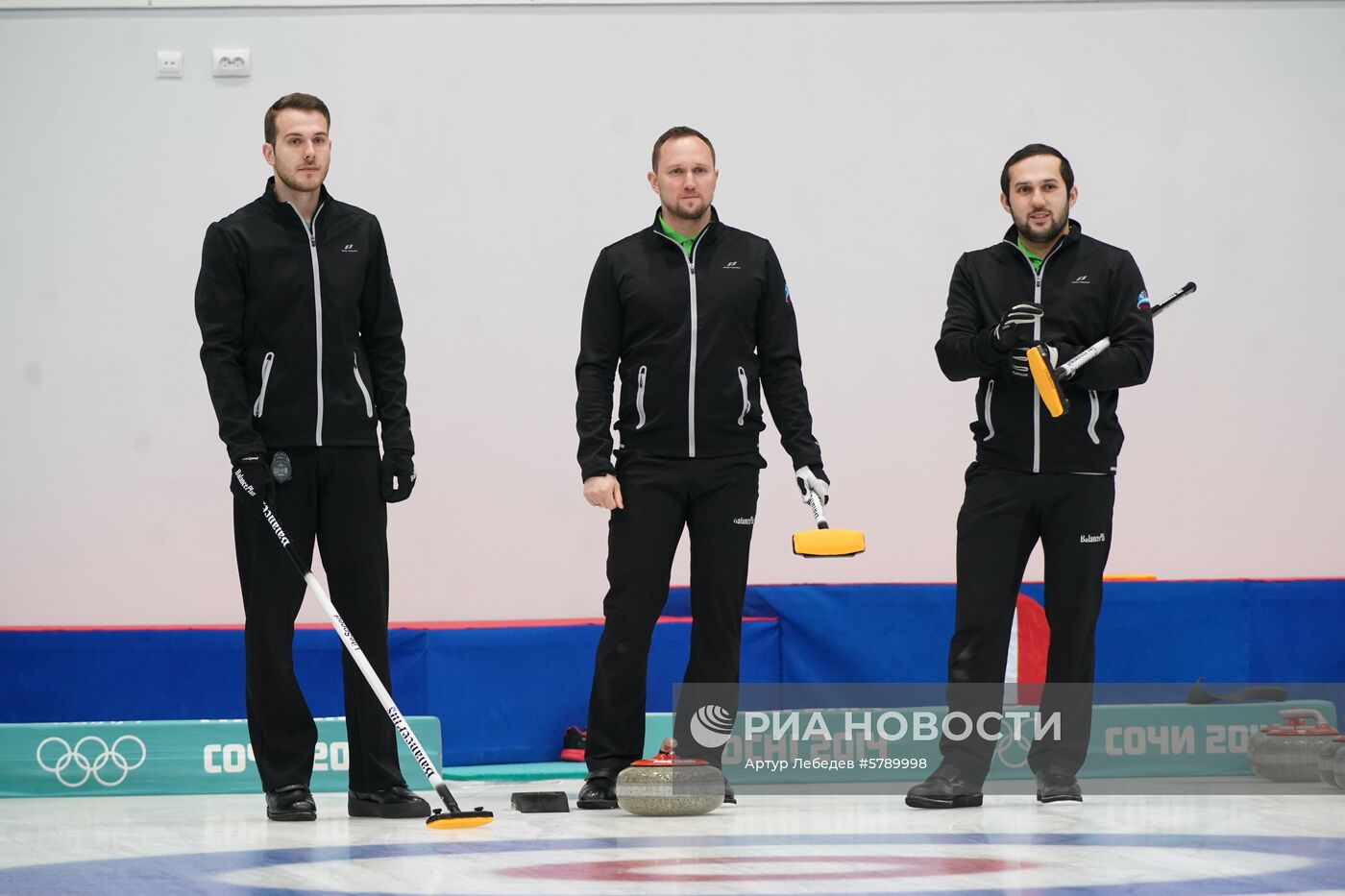 Керлинг. Отбор на чемпионаты мира 2019. Первый день 