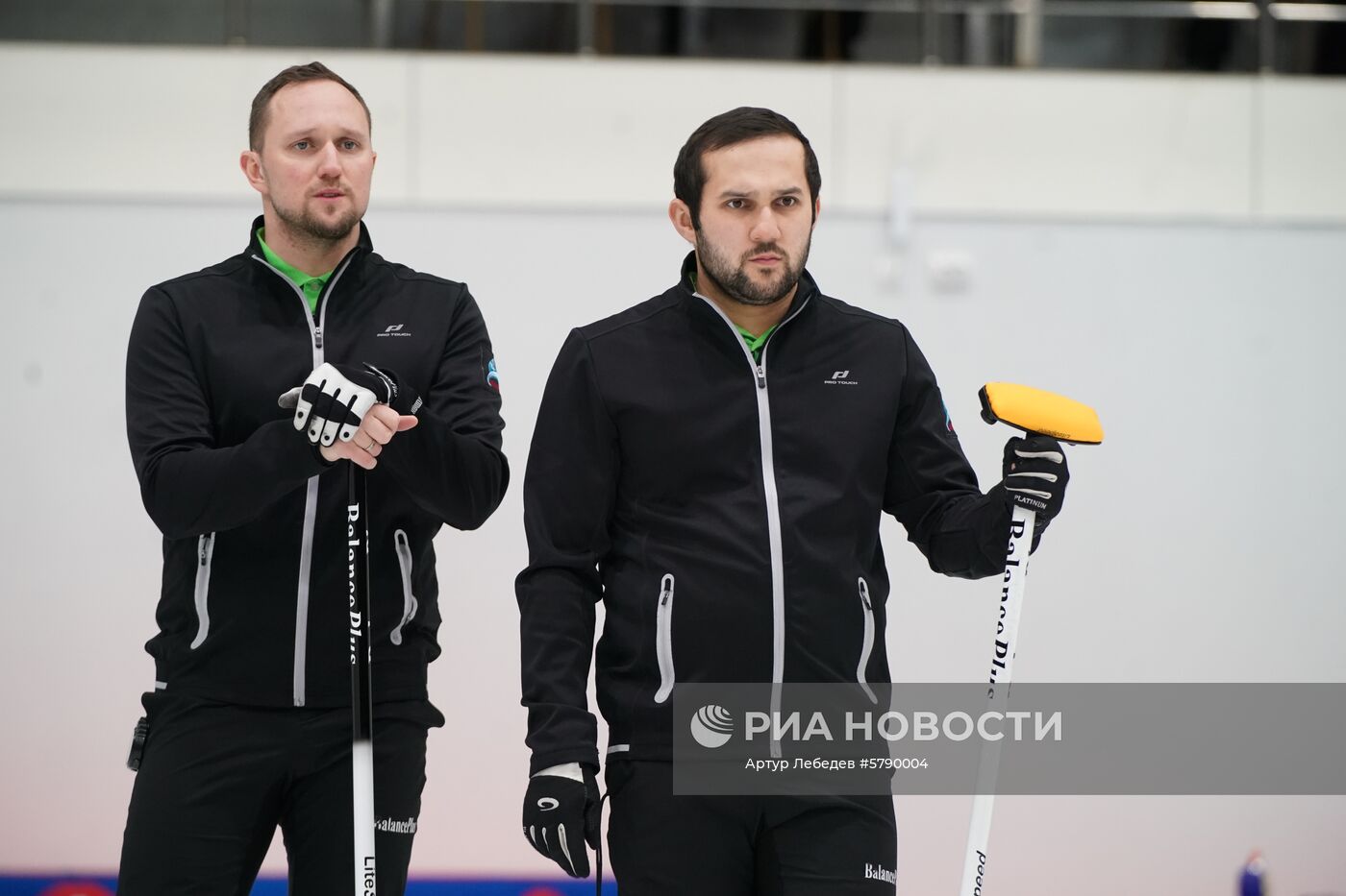 Керлинг. Отбор на чемпионаты мира 2019. Первый день 