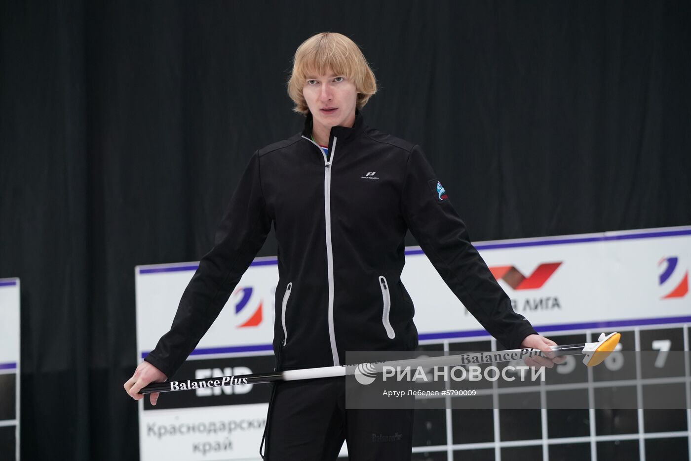 Керлинг. Отбор на чемпионаты мира 2019. Первый день 