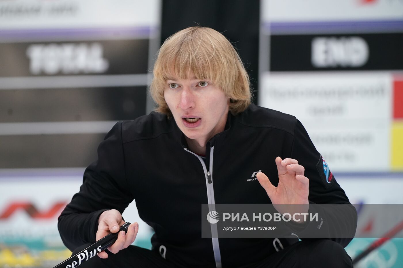 Керлинг. Отбор на чемпионаты мира 2019. Первый день 