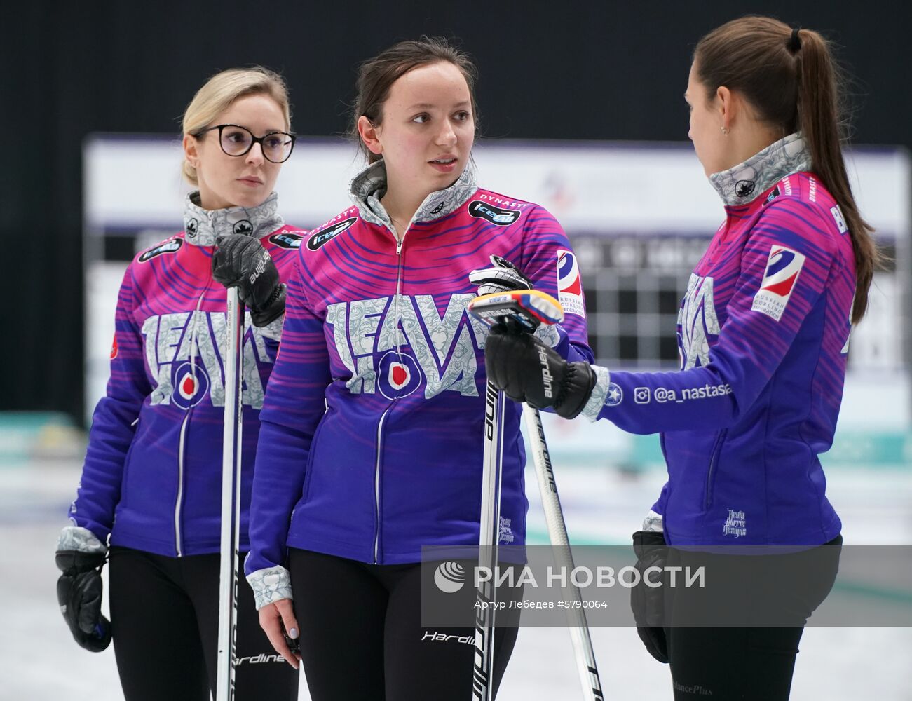 Керлинг. Отбор на чемпионаты мира 2019. Первый день 