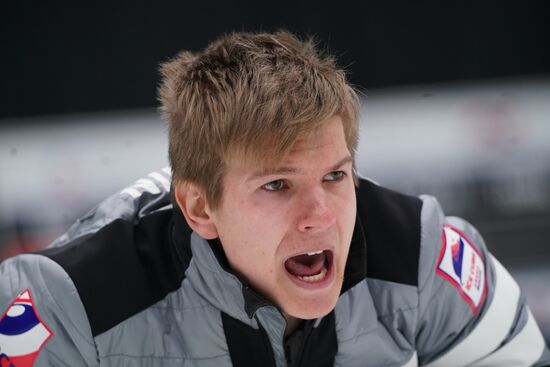 Керлинг. Отбор на чемпионаты мира 2019. Первый день 