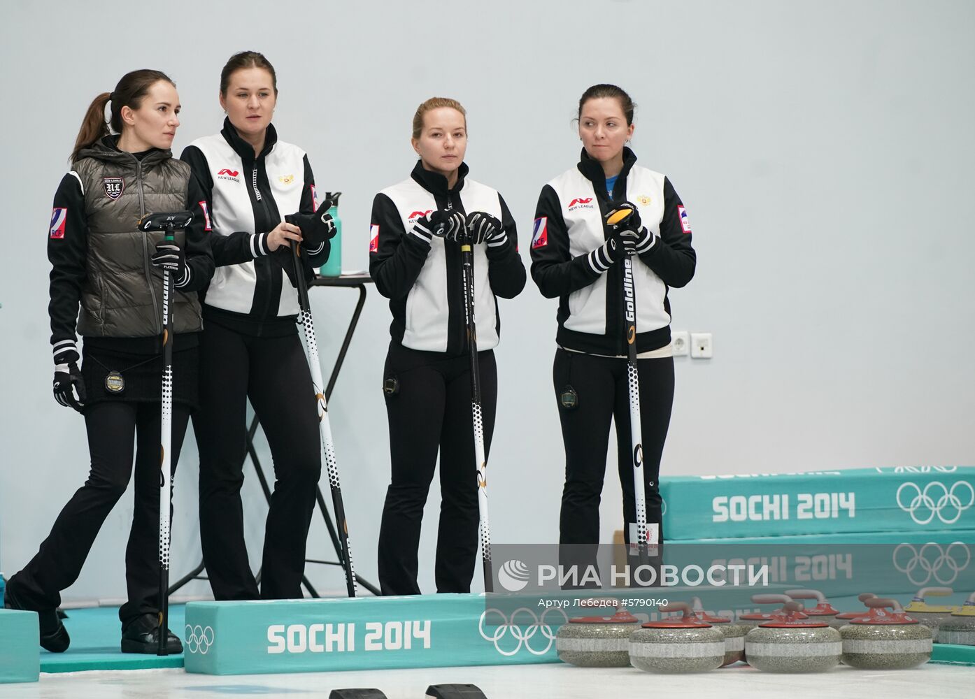 Керлинг. Отбор на чемпионаты мира 2019. Первый день 