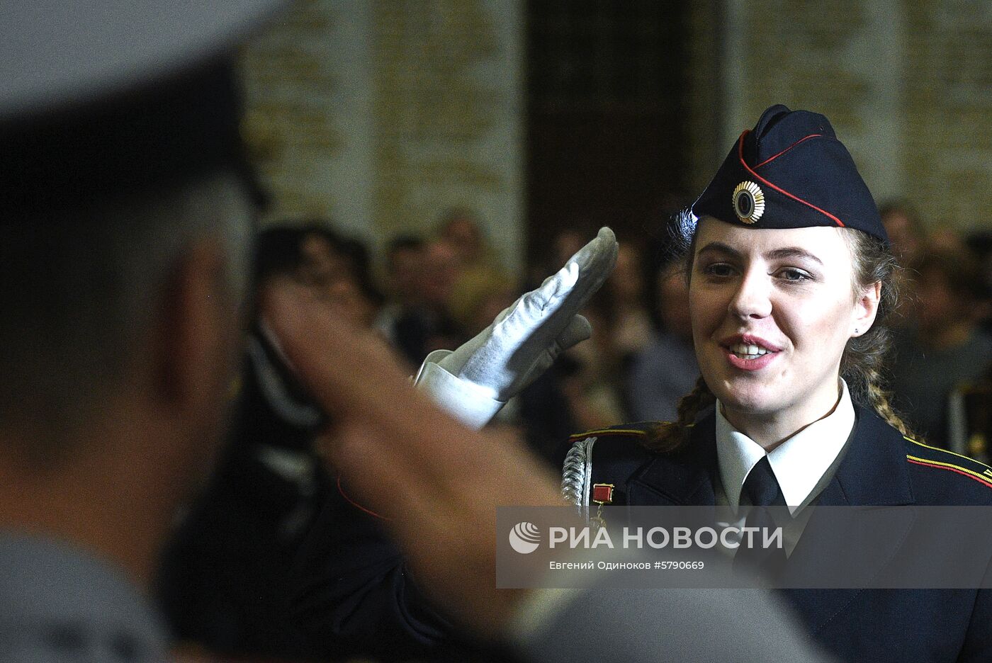 Вручение дипломов кадетам Колледжа полиции