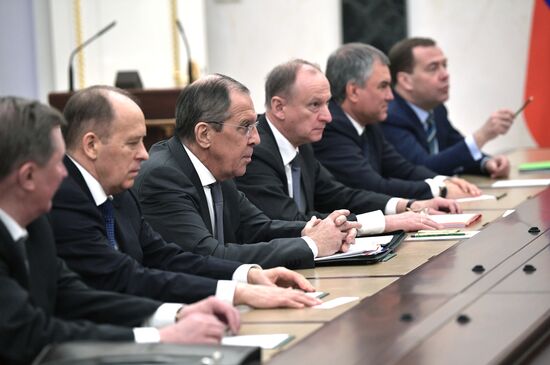 Президент РФ В. Путин провел заседание Совбеза РФ