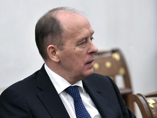 Президент РФ В. Путин провел заседание Совбеза РФ