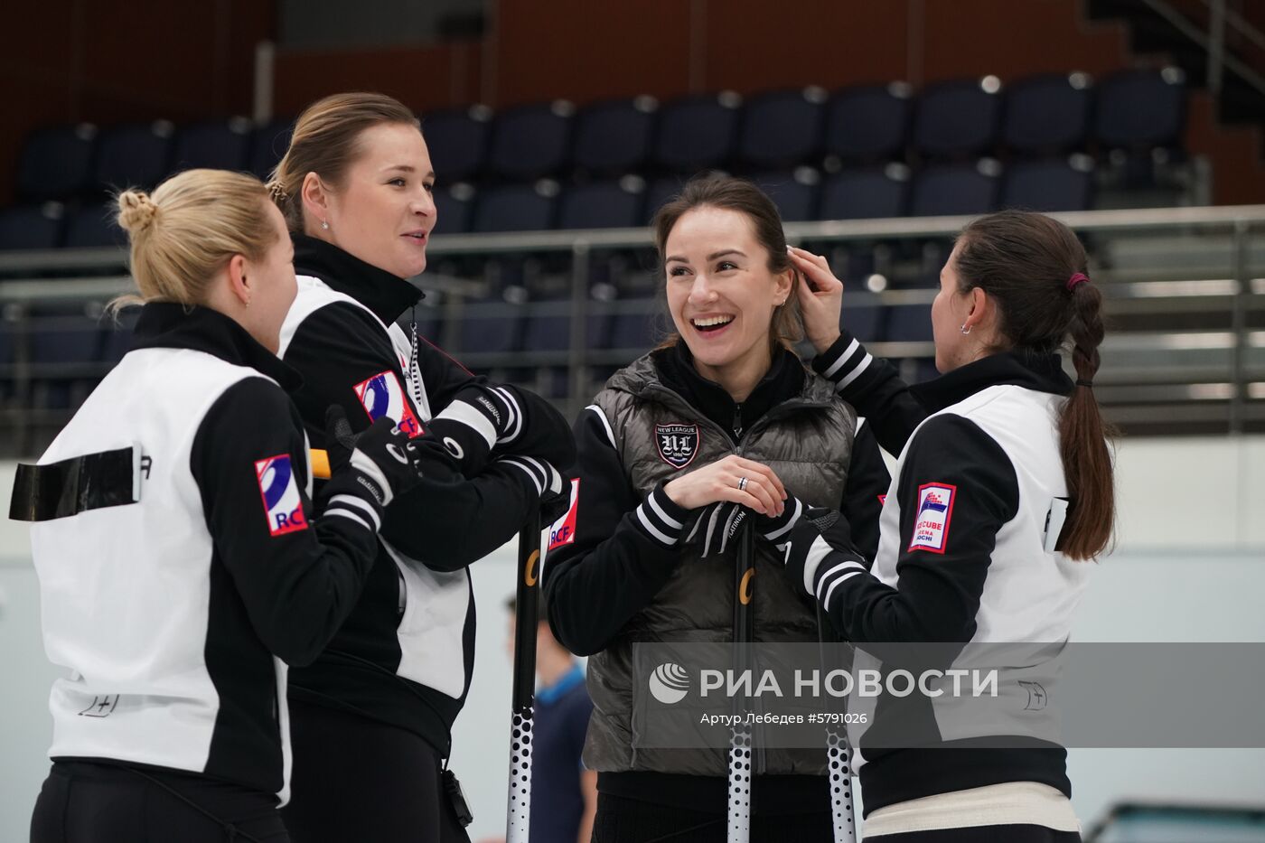 Керлинг. Отбор на чемпионаты мира 2019. Второй день