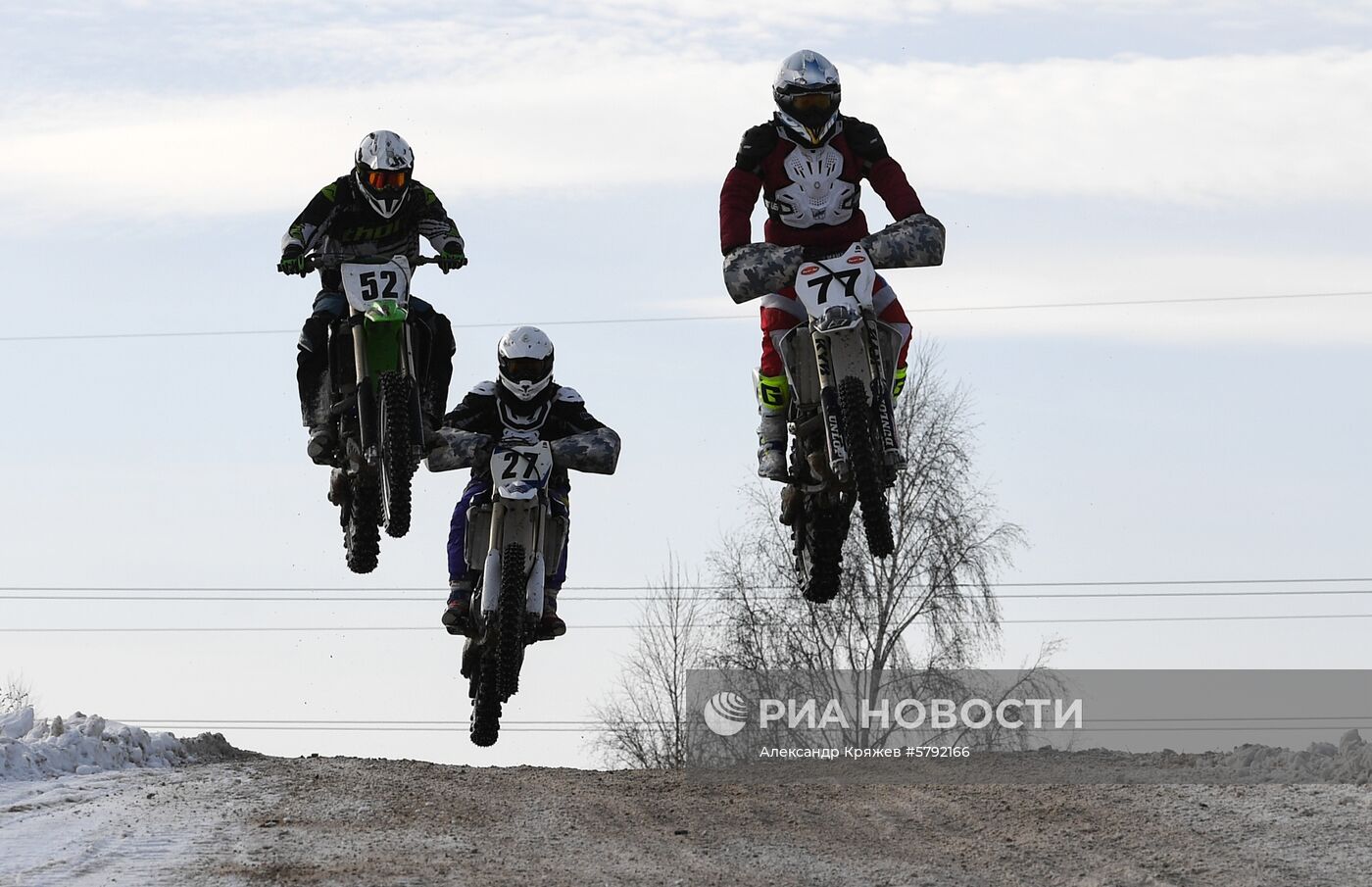 Тренировка по мотокроссу на трассе "Солнечная" в Новосибирске