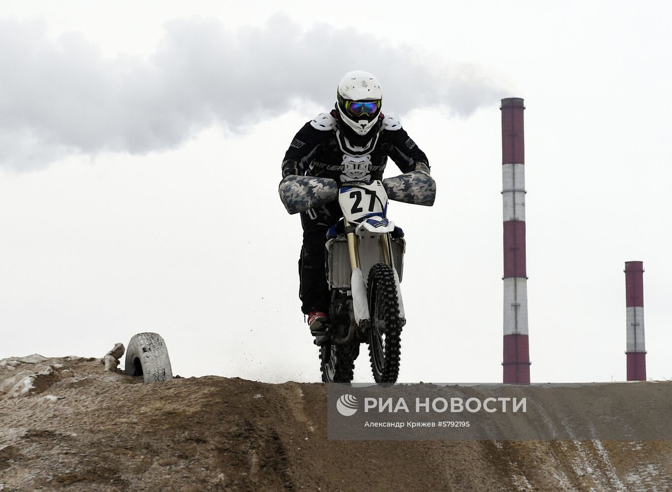 Тренировка по мотокроссу на трассе "Солнечная" в Новосибирске