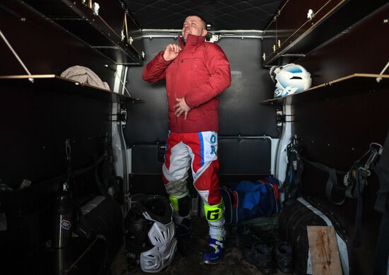 Тренировка по мотокроссу на трассе "Солнечная" в Новосибирске