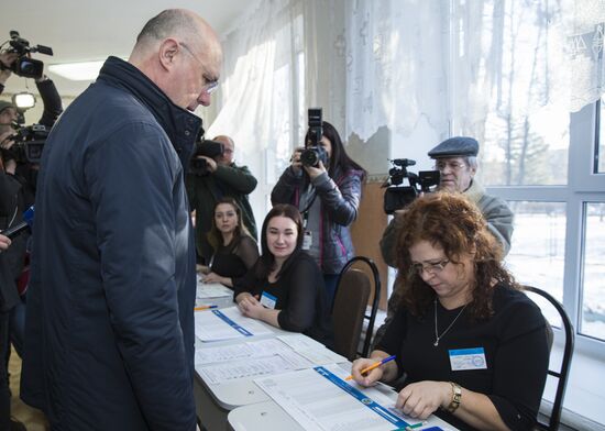 Парламентские выборы и референдум в Молдавии