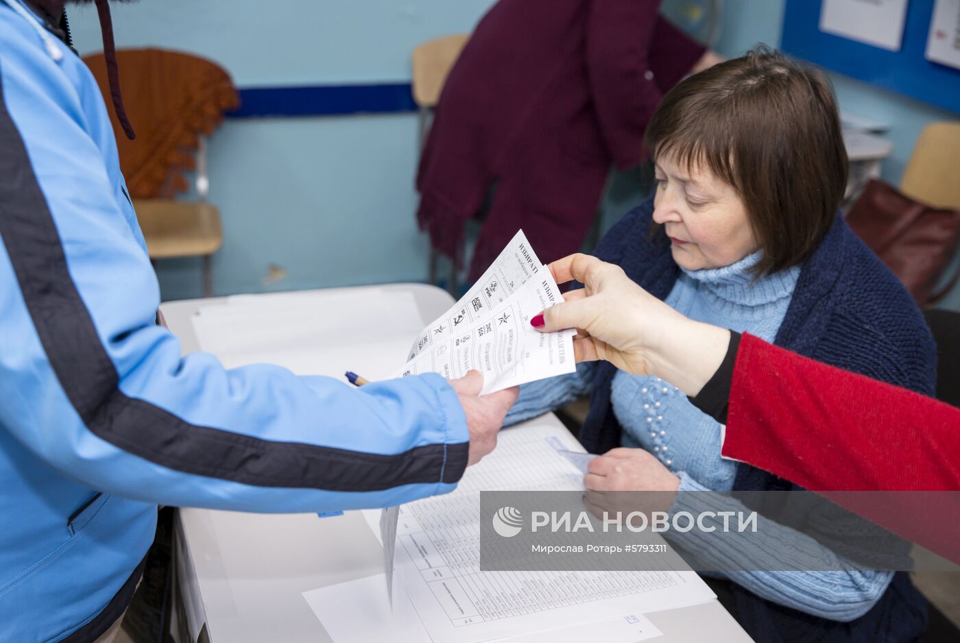 Парламентские выборы и референдум в Молдавии