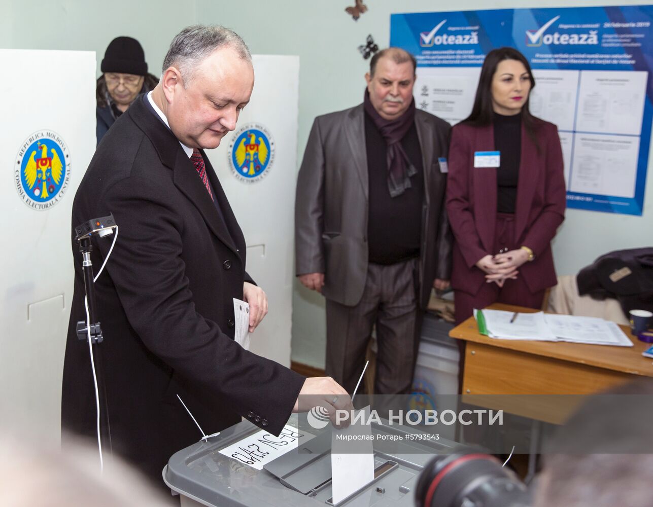 Парламентские выборы и референдум в Молдавии