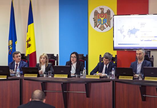 Парламентские выборы и референдум в Молдавии