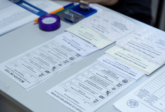 Парламентские выборы и референдум в Молдавии