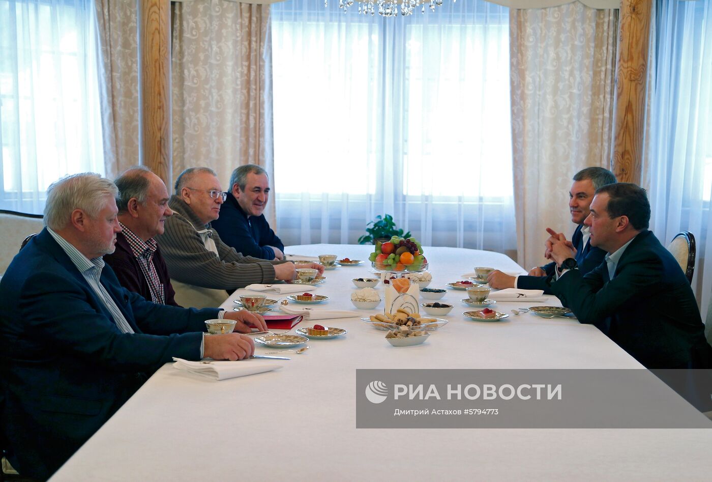 Премьер-министр РФ Д. Медведев встретился с руководством Госдумы РФ и лидерами фракций