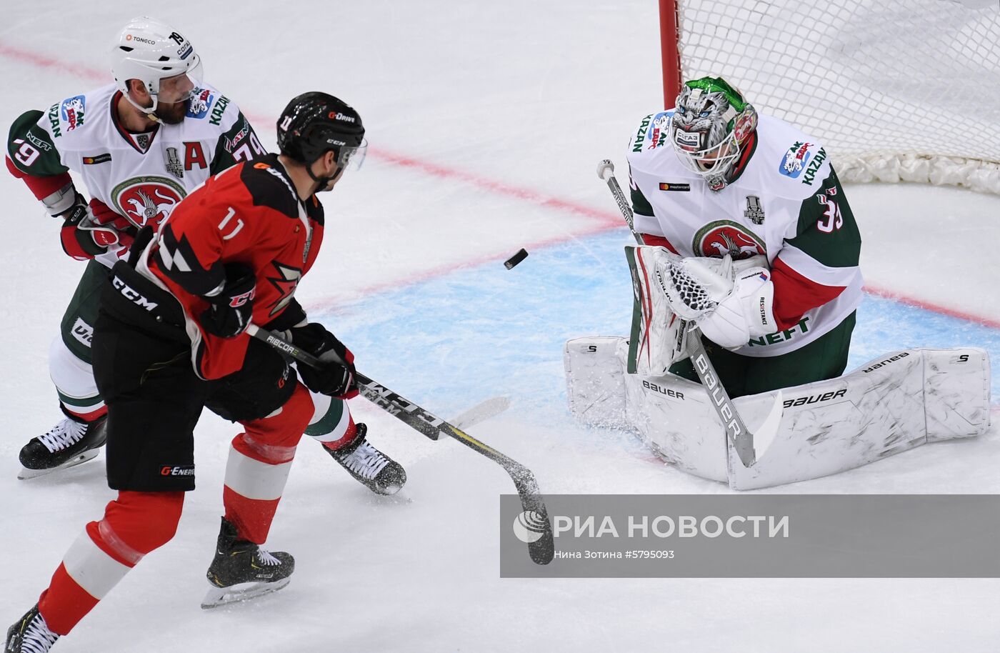 Хоккей. КХЛ. Матч "Авангард" - "Ак Барс"