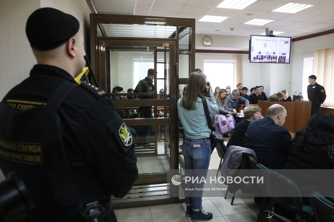 Рассмотрение законности срока ареста П. Мамаеву и А. Кокорину