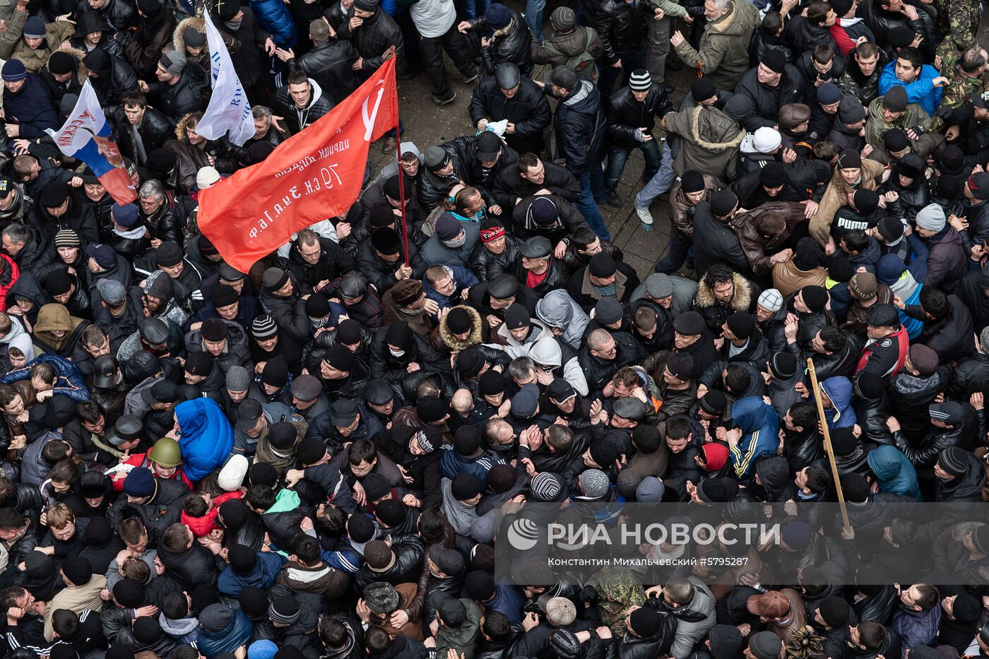 Массовый митинг "Встань на защиту Крыма"
