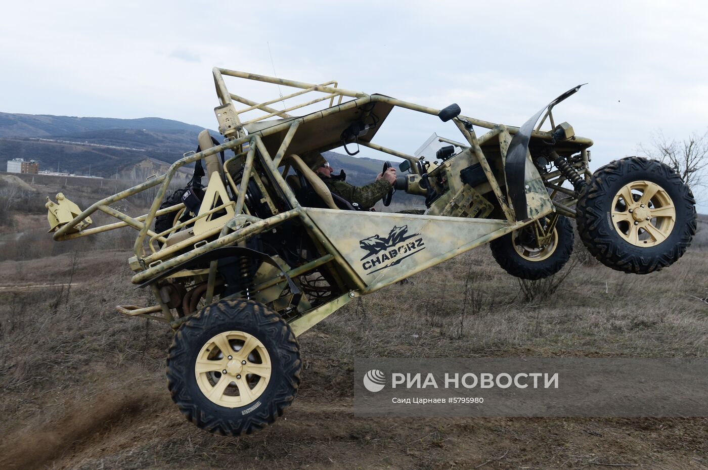 В Чечне запустили полный цикл серийного производства вездеходов "Чаборз М-3"