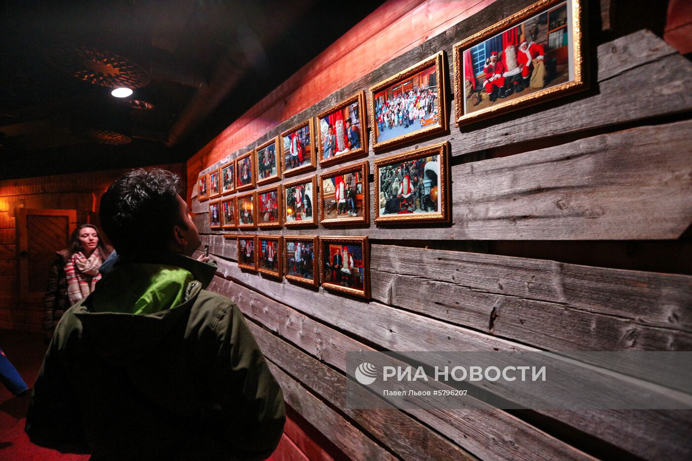 Деревня Санта-Клауса в Рованиеми