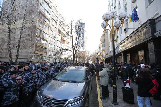 Акции в Киеве против коррупции в оборонной промышленности