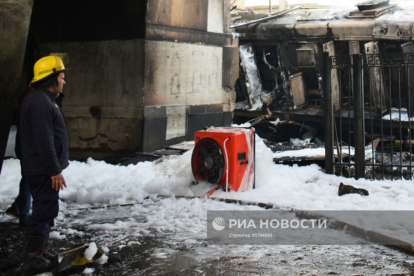 Последствия пожара на центральном вокзале Каира