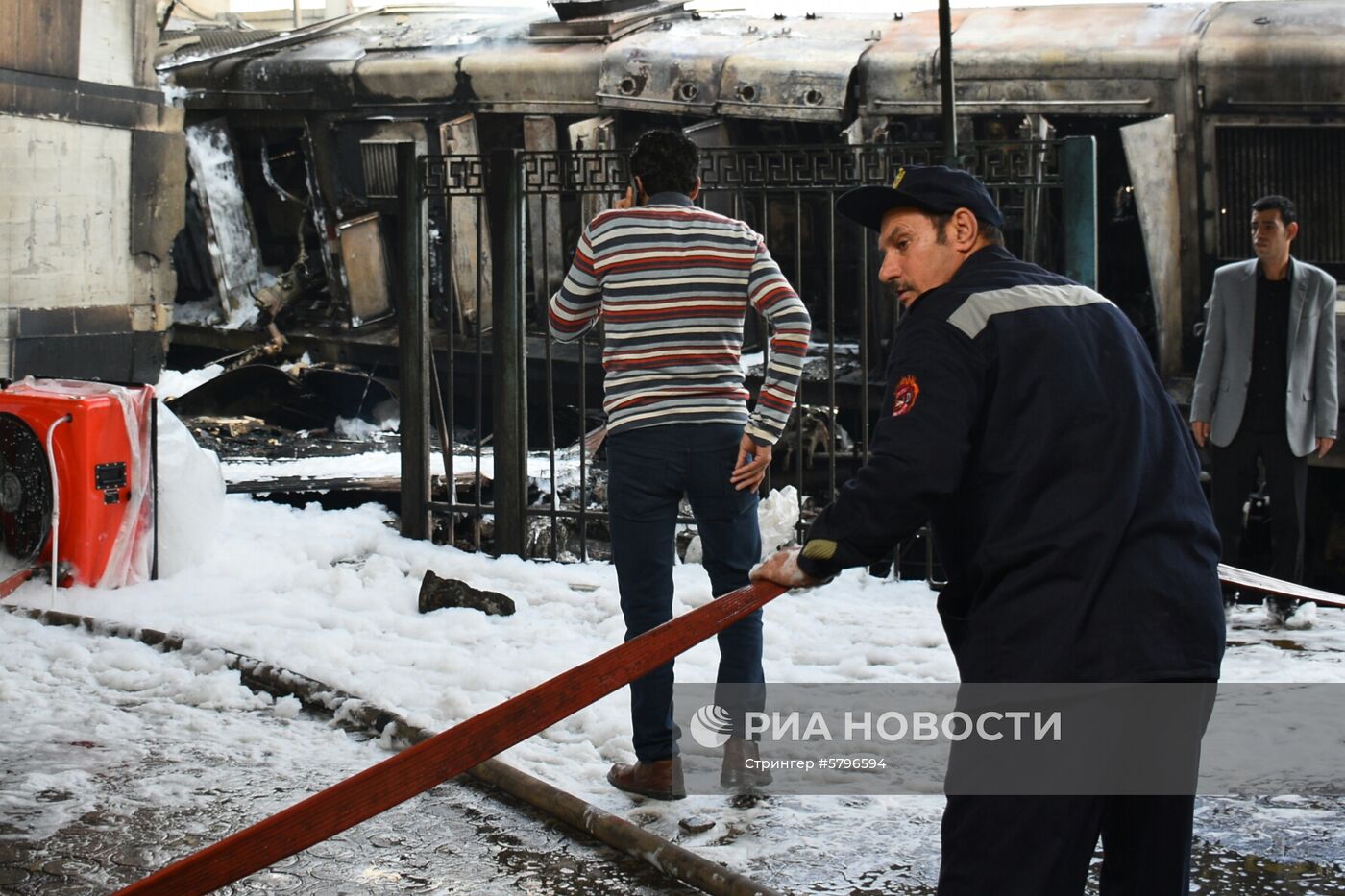 Последствия пожара на центральном вокзале Каира