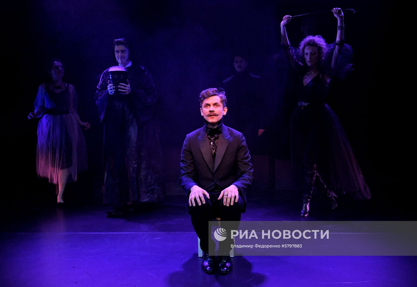 Спектакль "Странный человек" в театре Ермоловой