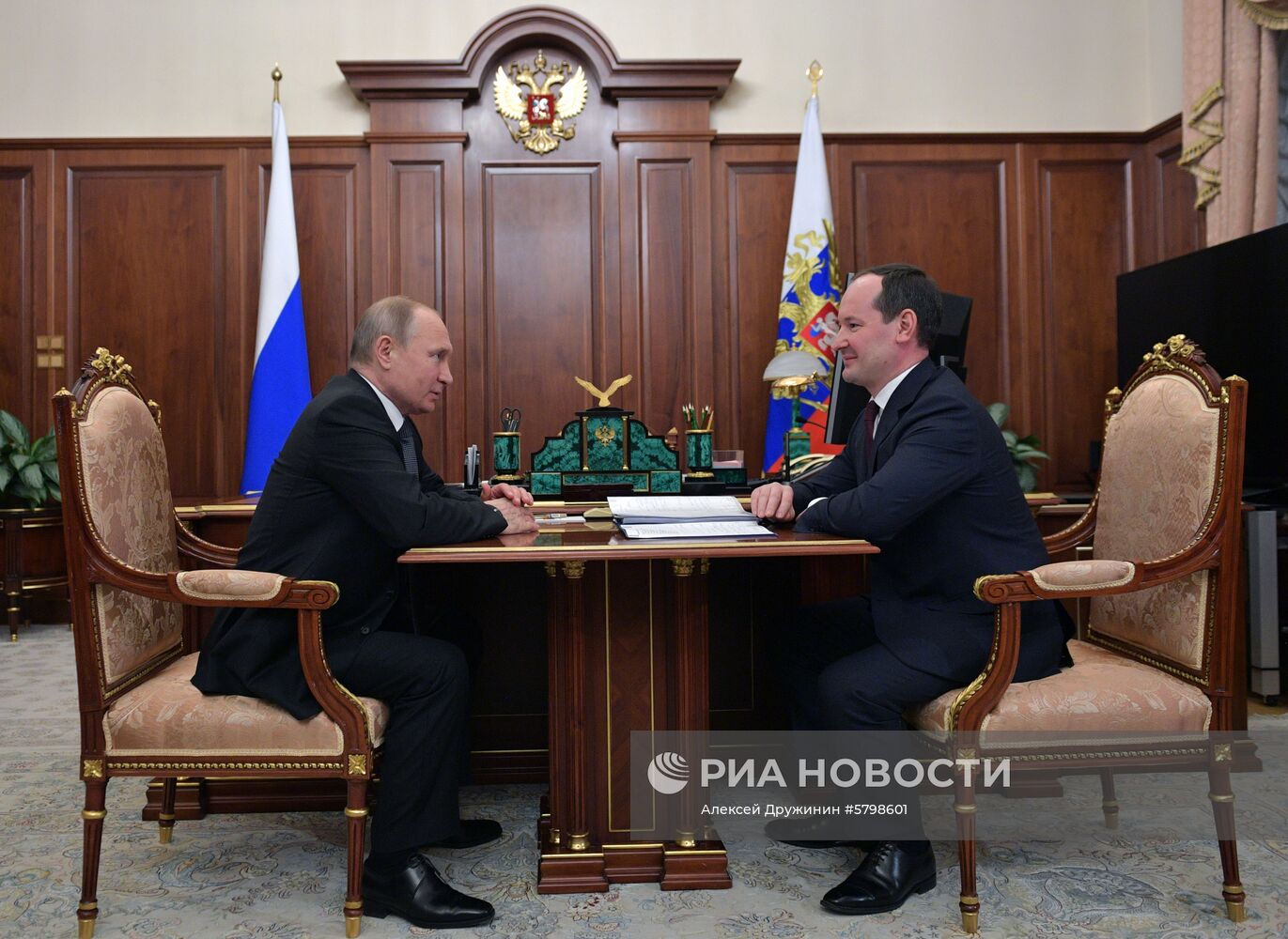 Рабочая встреча президента РФ В. Путина с главой компании «Россети» П. Ливинским
