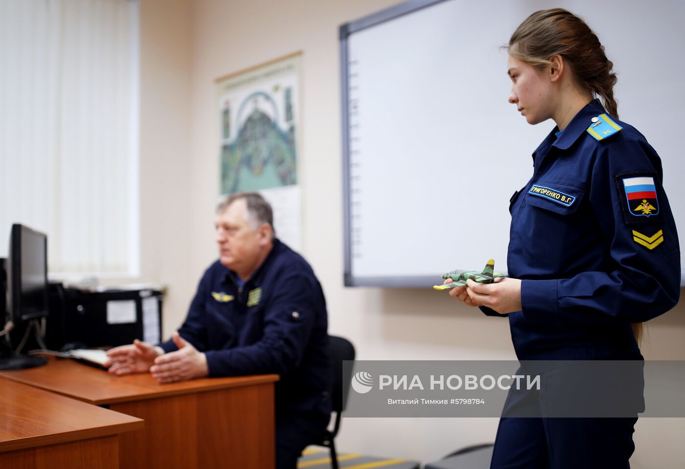 Подготовка девушек-курсантов в Краснодарском военном авиационном училище