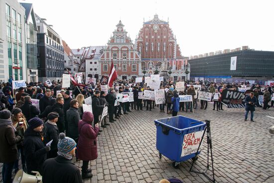 Акция против мэра Риги Н. Ушакова и за роспуск Рижской думы