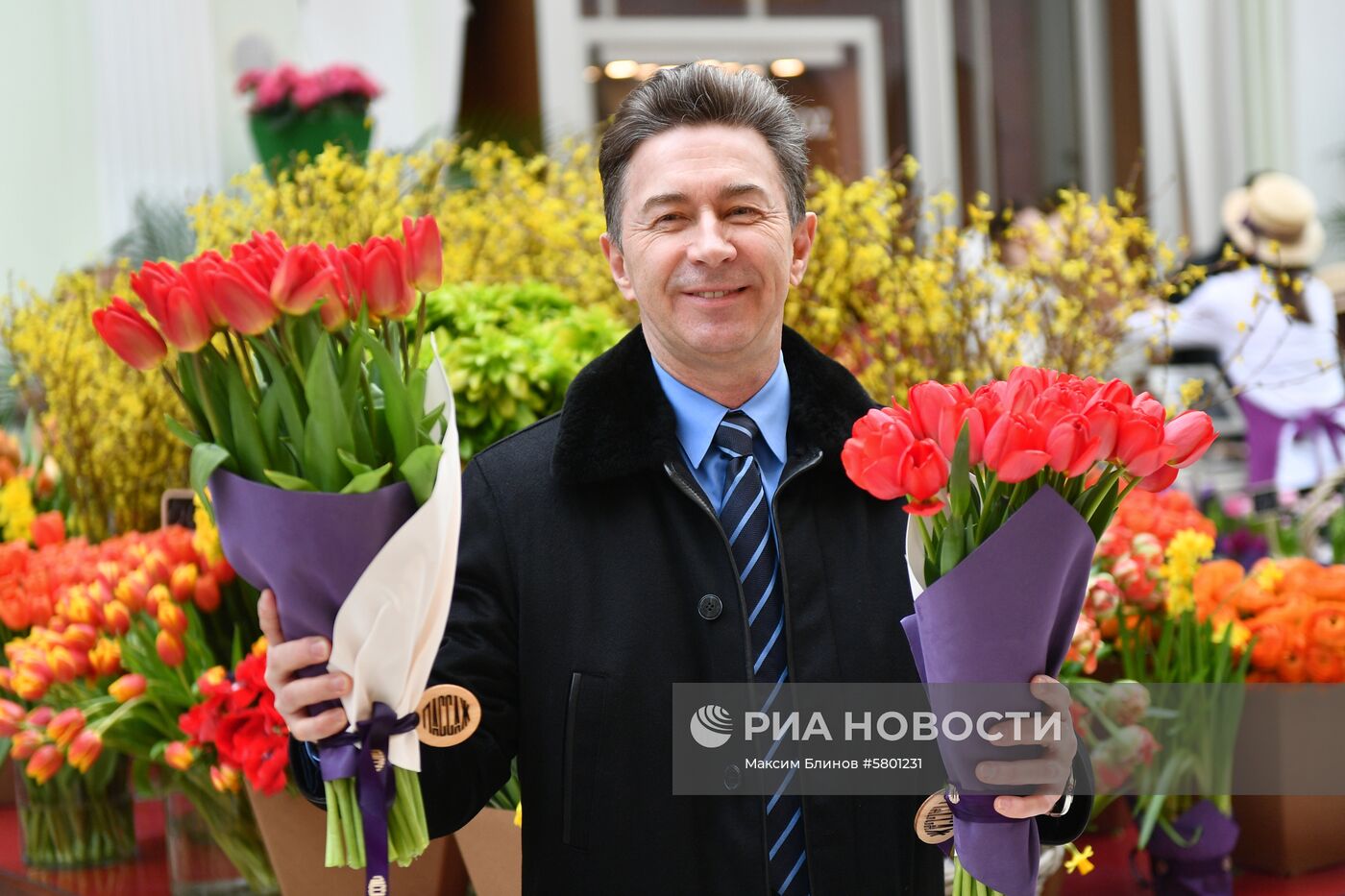 Цветочный базар в Петровском пассаже