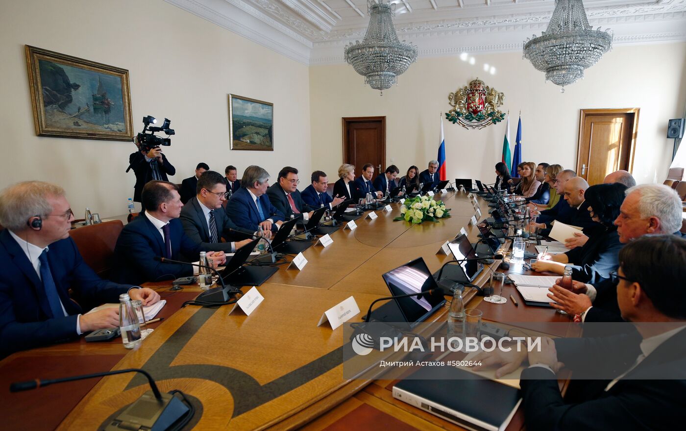 Официальный визит премьер-министра РФ Д. Медведева в Болгарию