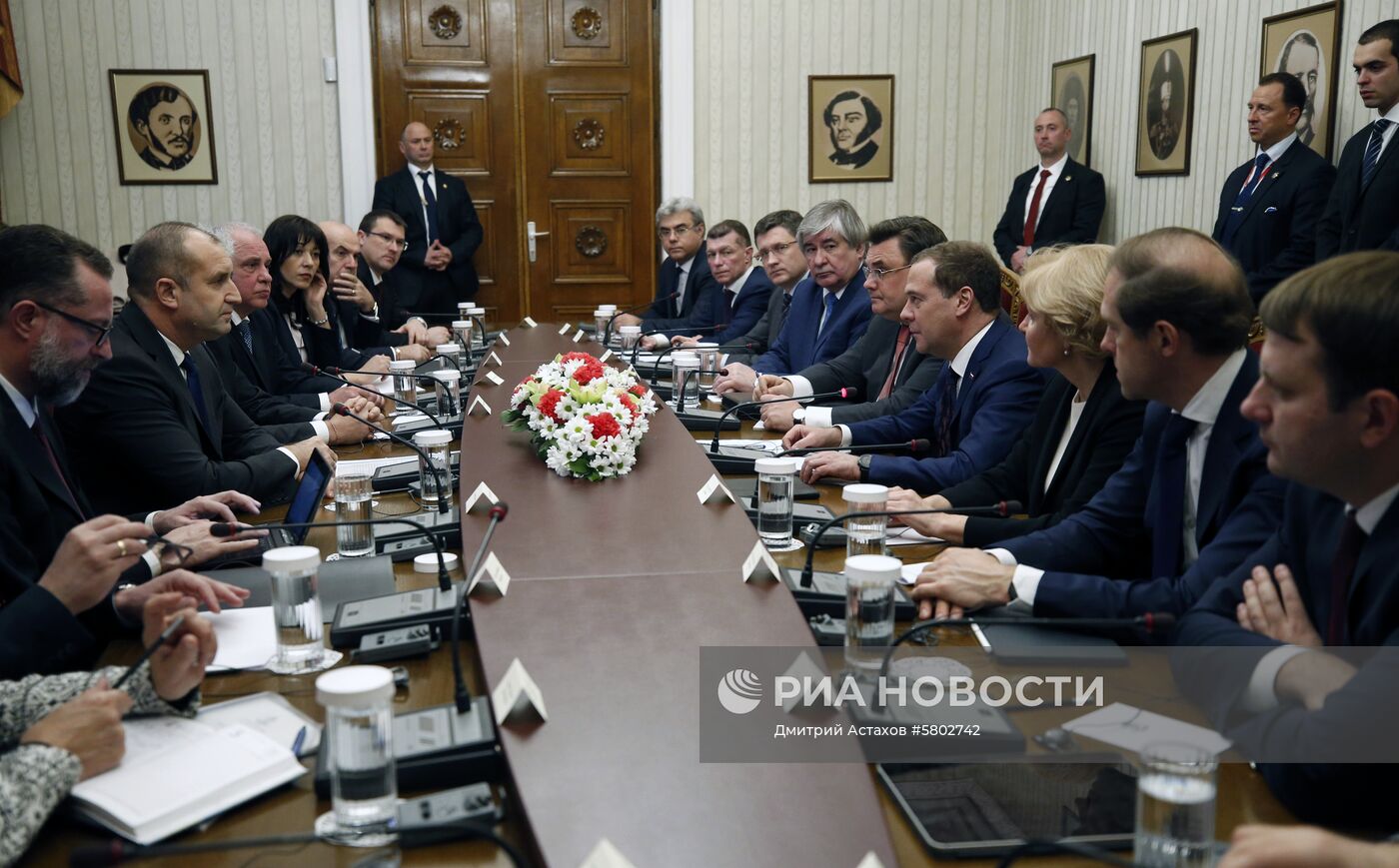 Официальный визит премьер-министра РФ Д. Медведева в Болгарию